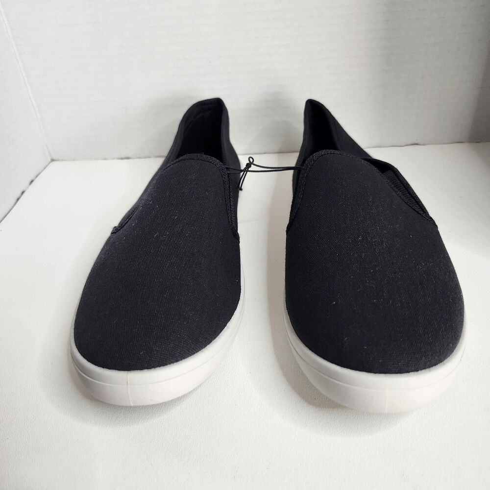 Size 9 Comfort Trends Slip On Canvas Shoes